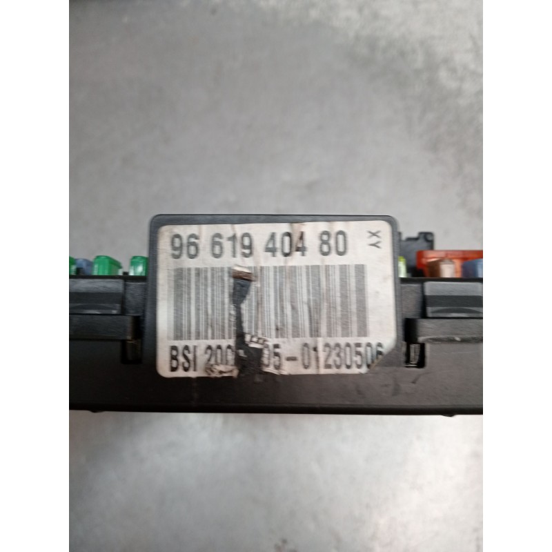 Recambio de caja reles / fusibles para citroën c4 i (lc_) 1.6 hdi referencia OEM IAM 9661940480  