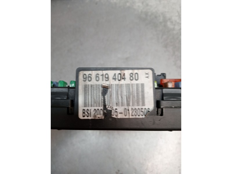 Recambio de caja reles / fusibles para citroën c4 i (lc_) 1.6 hdi referencia OEM IAM 9661940480  