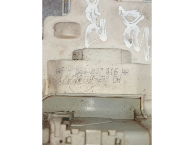 Recambio de motor cierre centralizado delantero izquierdo para seat exeo (3r2) 2.0 tdi referencia OEM IAM 8E1837016AA 4P 