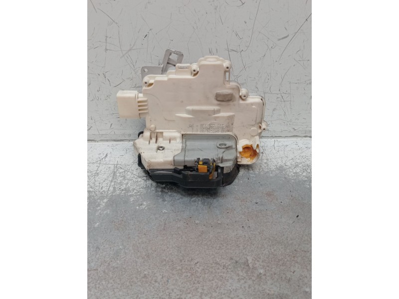 Recambio de motor cierre centralizado trasero derecho para seat exeo (3r2) 2.0 tdi referencia OEM IAM 8E1837015AA 4P 