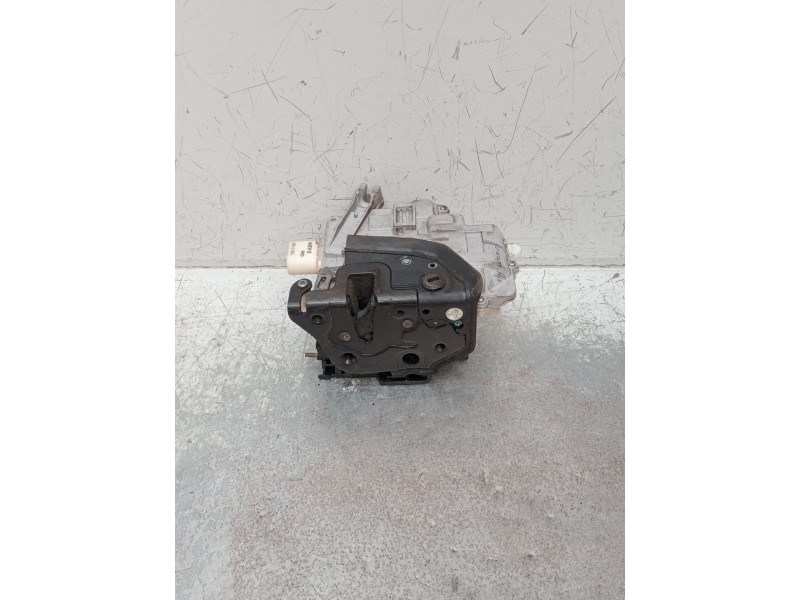 Recambio de motor cierre centralizado trasero derecho para seat leon (1p1) 2.0 tdi 16v referencia OEM IAM 1P0839016 5P 