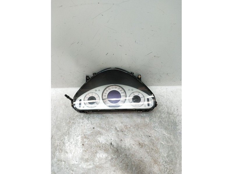 Recambio de cuadro instrumentos para mercedes-benz clase e (w211) e 270 cdi (211.016) referencia OEM IAM 110080004027 A211540361