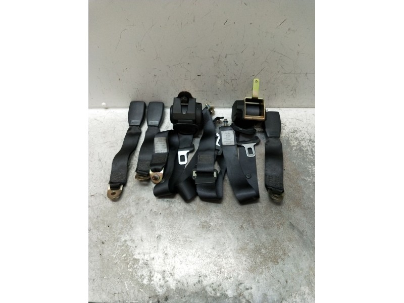 Recambio de juego cinturones trasero para nissan primera (p10) 1.6 referencia OEM IAM  4P 