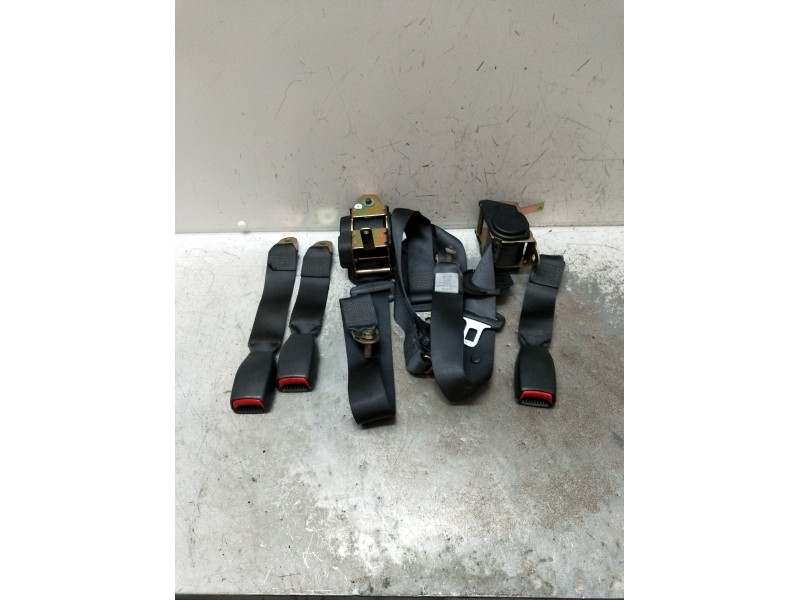 Recambio de juego cinturones trasero para nissan primera (p10) 1.6 referencia OEM IAM  4P 