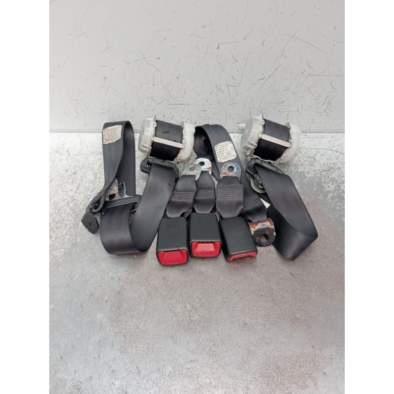 Recambio de juego cinturones trasero para suzuki swift iii (mz, ez) 1.3 (rs 413) referencia OEM IAM  5P 