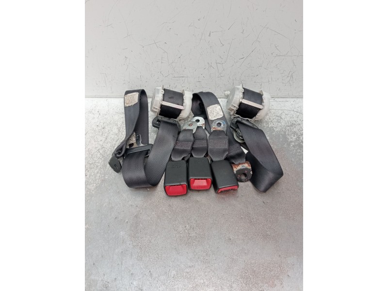 Recambio de juego cinturones trasero para suzuki swift iii (mz, ez) 1.3 (rs 413) referencia OEM IAM  5P 