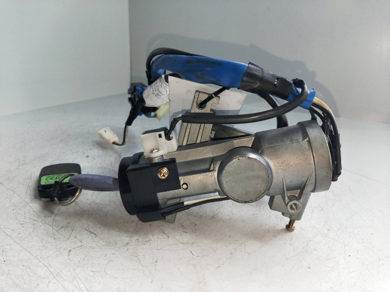 Recambio de conmutador de arranque para kia carnival ii 2.5 v6 ex referencia OEM IAM 47361A  