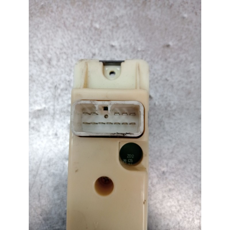 Recambio de mando elevalunas delantero derecho para isuzu d-max i (tfr, tfs) 3.0 ditd 4x4 (tfs77h) referencia OEM IAM 514633 4P 