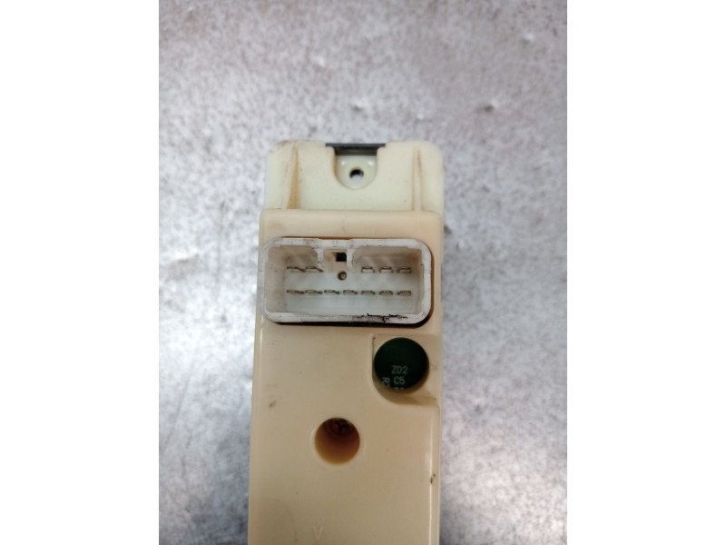 Recambio de mando elevalunas delantero derecho para isuzu d-max i (tfr, tfs) 3.0 ditd 4x4 (tfs77h) referencia OEM IAM 514633 4P 