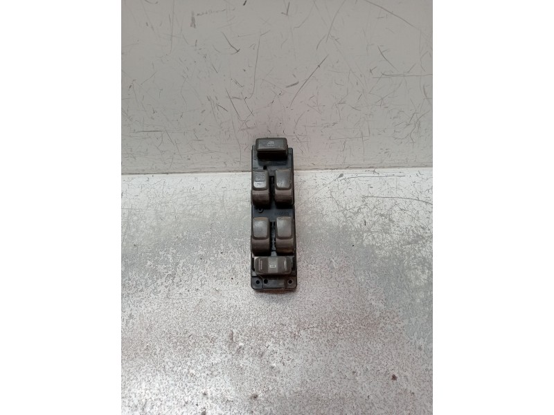 Recambio de mando elevalunas delantero izquierdo para isuzu d-max i (tfr, tfs) 3.0 ditd 4x4 (tfs77h) referencia OEM IAM  4P 