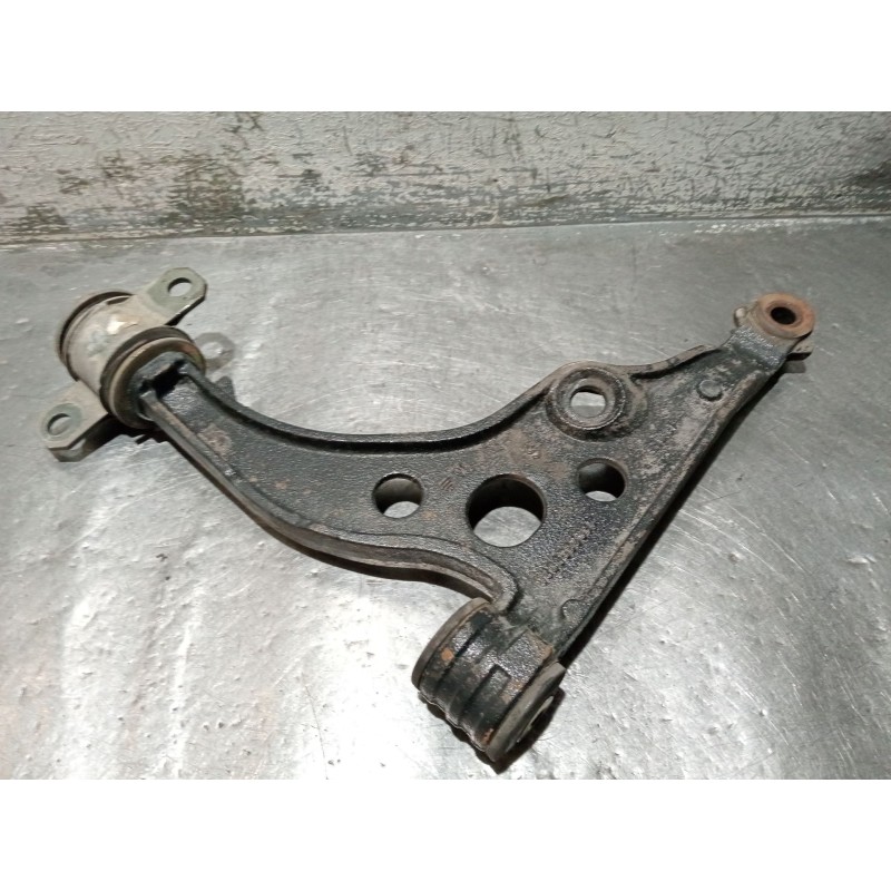 Recambio de brazo suspension inferior delantero izquierdo para peugeot boxer furgoneta (230l) 1.9 d referencia OEM IAM 130236908