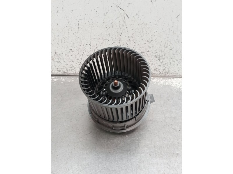 Recambio de motor calefaccion para citroën c4 ii (nc_) 1.6 bluehdi 100 referencia OEM IAM T1011131B 567046003005 