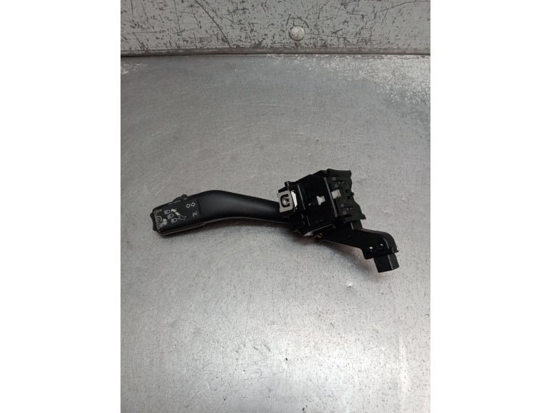 Recambio de mando luces para volkswagen golf v berlina (1k1) gt sport referencia OEM IAM 4HF0649A  