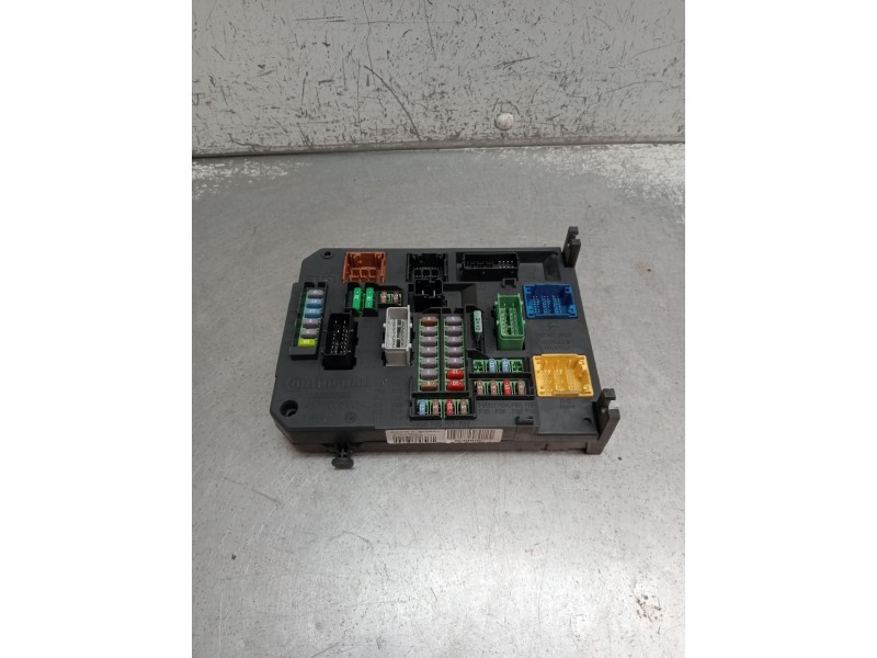Recambio de caja reles / fusibles para citroën c4 ii (nc_) 1.6 bluehdi 100 referencia OEM IAM 980668798001 BSIQ0401 A2C38848700