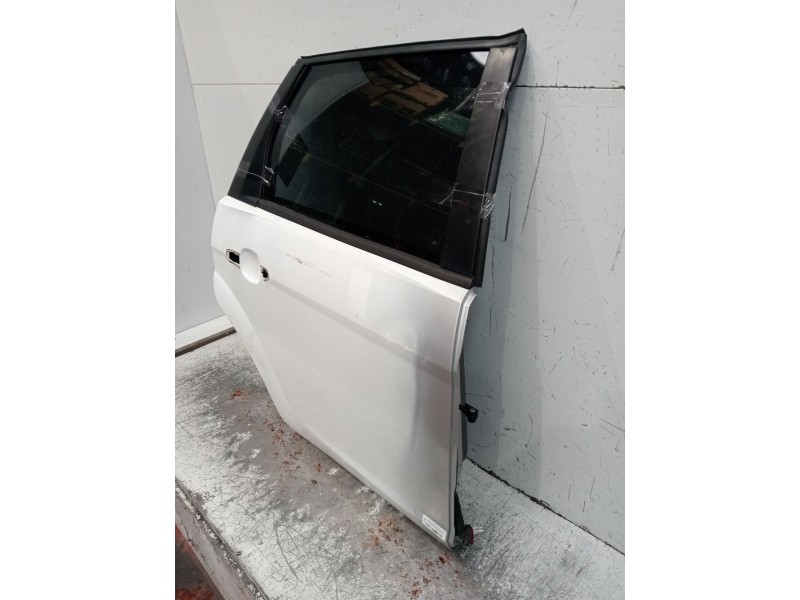 Recambio de puerta trasera derecha para ford focus ii turnier (da_, ffs, ds) 1.6 tdci referencia OEM IAM   5P