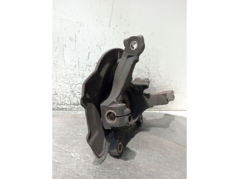 Recambio de mangueta delantera izquierda para suzuki swift iii (mz, ez) 1.3 (rs 413) referencia OEM IAM   