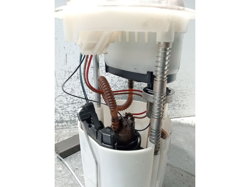 Recambio de bomba combustible para suzuki swift iii (mz, ez) 1.3 (rs 413) referencia OEM IAM 1510062J01 A2C53081397 