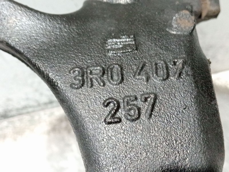 Recambio de mangueta delantera izquierda para seat exeo (3r2) 2.0 tdi referencia OEM IAM 3R0407257  