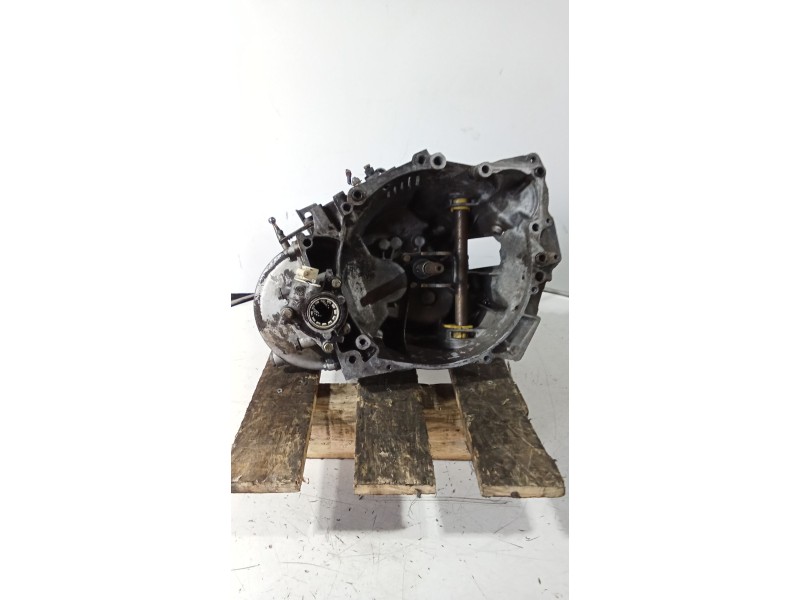 Recambio de caja cambios para peugeot 205 ii (20a/c) 1.8 diesel referencia OEM IAM 20CL08 5v 4226363B