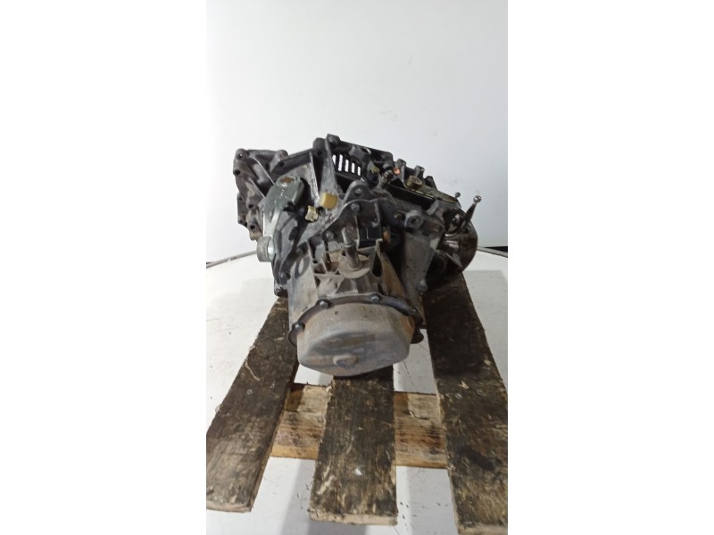 Recambio de caja cambios para peugeot 205 ii (20a/c) 1.8 diesel referencia OEM IAM 20CL08 5v 4226363B