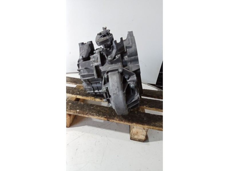 Recambio de caja cambios para opel astra j sedán 1.6 cdti (69) referencia OEM IAM M32MDE 6v 3350 ND