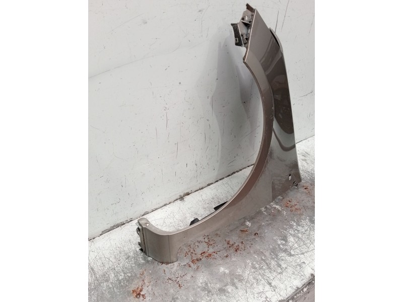 Recambio de aleta delantera izquierda para renault clio grandtour dynamique referencia OEM IAM   