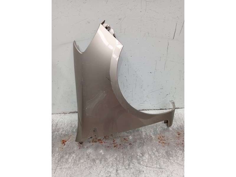 Recambio de aleta delantera derecha para renault clio grandtour dynamique referencia OEM IAM   