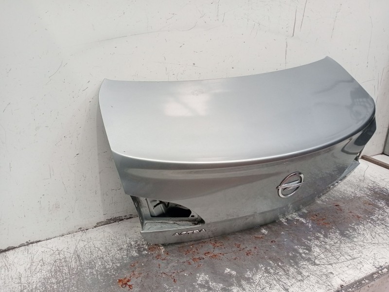 Recambio de tapa maletero para opel astra j sedán 1.6 cdti (69) referencia OEM IAM  4P 