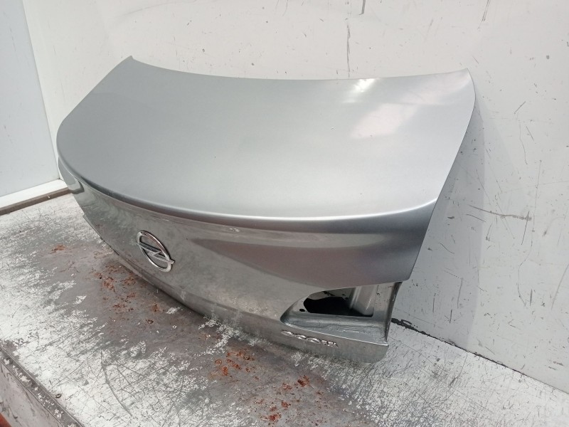 Recambio de tapa maletero para opel astra j sedán 1.6 cdti (69) referencia OEM IAM  4P 