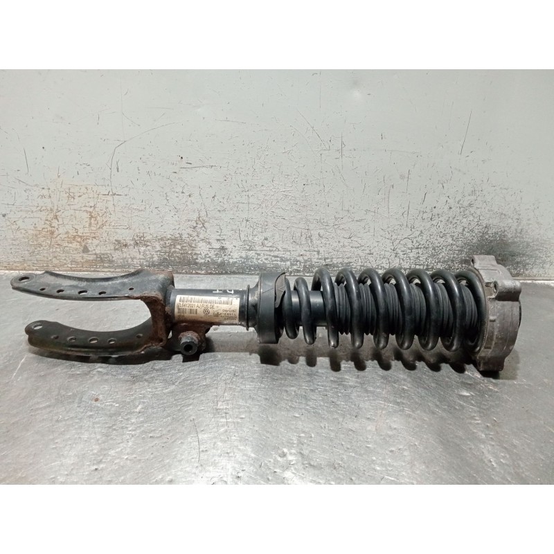 Recambio de amortiguador delantero izquierdo para volkswagen touareg (7la) tdi v6 referencia OEM IAM 7L6412021  