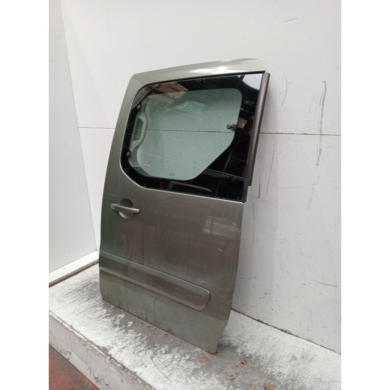 Recambio de puerta lateral corredera derecha para peugeot partner tepee 1.6 hdi referencia OEM IAM  5P 