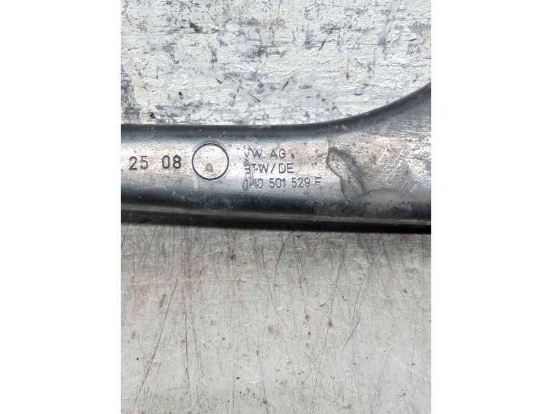 Recambio de brazo suspension inferior trasero izquierdo para volkswagen golf v berlina (1k1) gt sport referencia OEM IAM 1K05015
