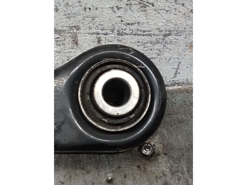 Recambio de brazo suspension inferior trasero izquierdo para volkswagen golf v berlina (1k1) gt sport referencia OEM IAM 1K05015