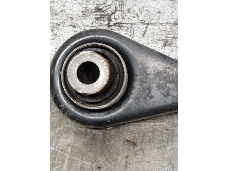 Recambio de brazo suspension inferior trasero izquierdo para volkswagen golf v berlina (1k1) gt sport referencia OEM IAM 1K05015