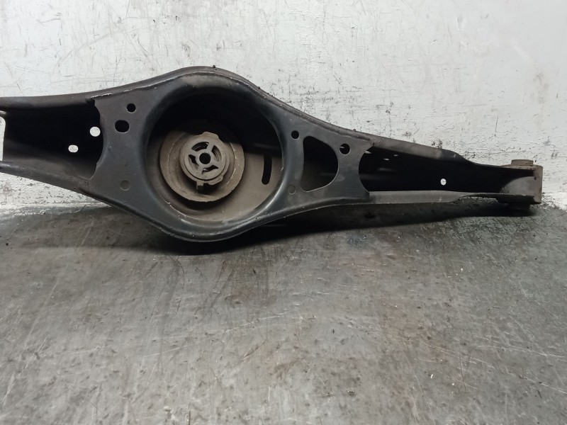 Recambio de brazo suspension inferior trasero derecho para volkswagen golf v berlina (1k1) gt sport referencia OEM IAM   