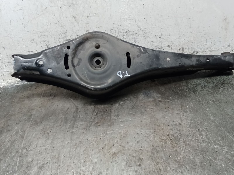 Recambio de brazo suspension inferior trasero derecho para volkswagen golf v berlina (1k1) gt sport referencia OEM IAM   