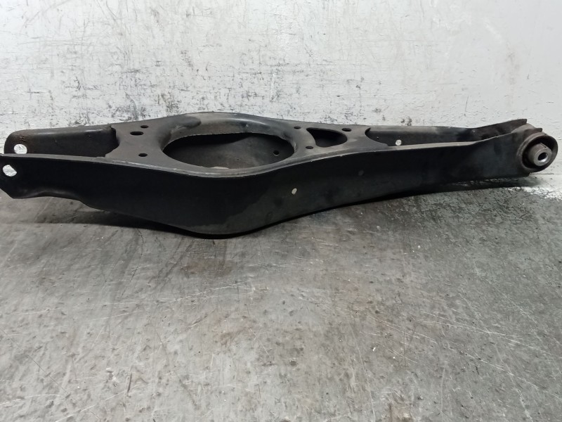 Recambio de brazo suspension inferior trasero derecho para volkswagen golf v berlina (1k1) gt sport referencia OEM IAM   
