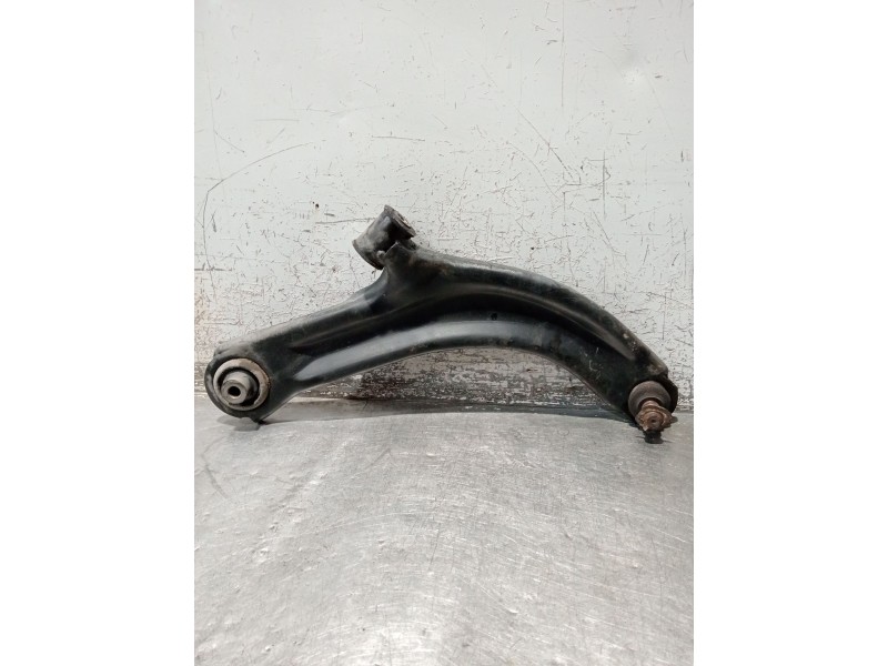Recambio de brazo suspension inferior delantero derecho para renault clio grandtour dynamique referencia OEM IAM   