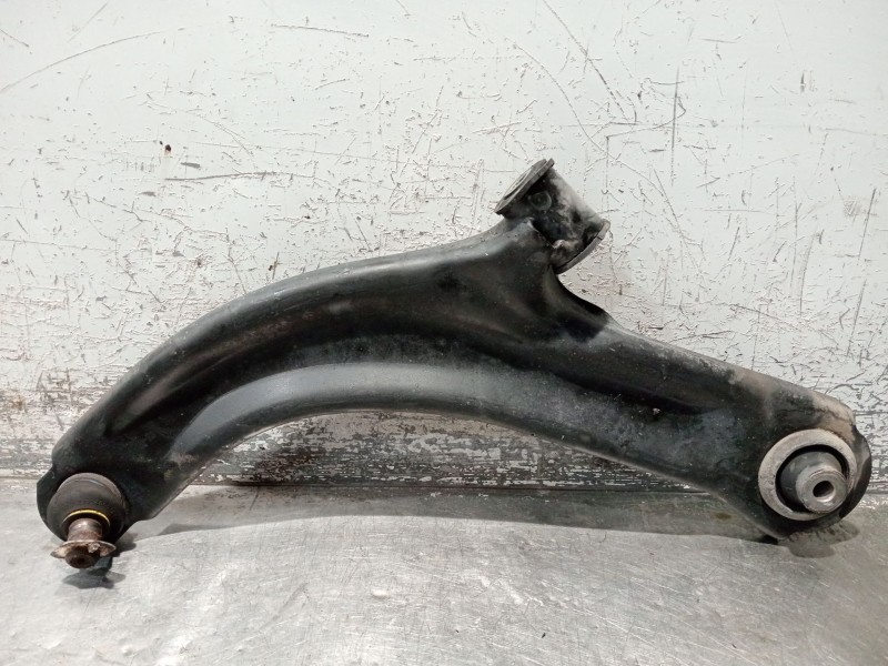 Recambio de brazo suspension inferior delantero izquierdo para renault clio grandtour dynamique referencia OEM IAM   