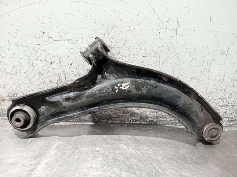 Recambio de brazo suspension inferior delantero izquierdo para renault clio grandtour dynamique referencia OEM IAM   