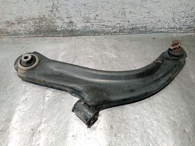 Recambio de brazo suspension inferior delantero izquierdo para renault clio grandtour dynamique referencia OEM IAM   