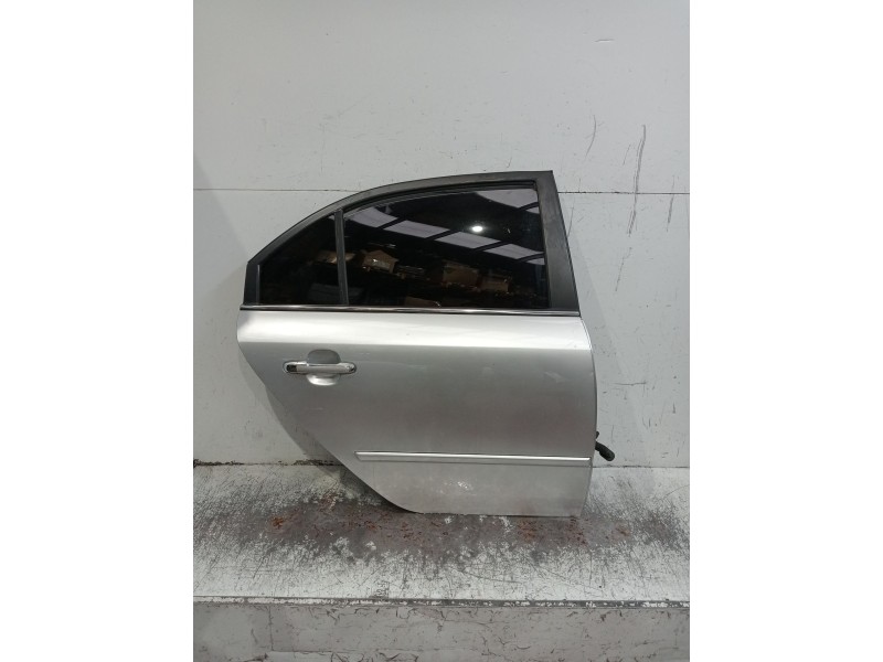 Recambio de puerta trasera derecha para hyundai sonata v (nf) 2.0 crdi referencia OEM IAM  4P 