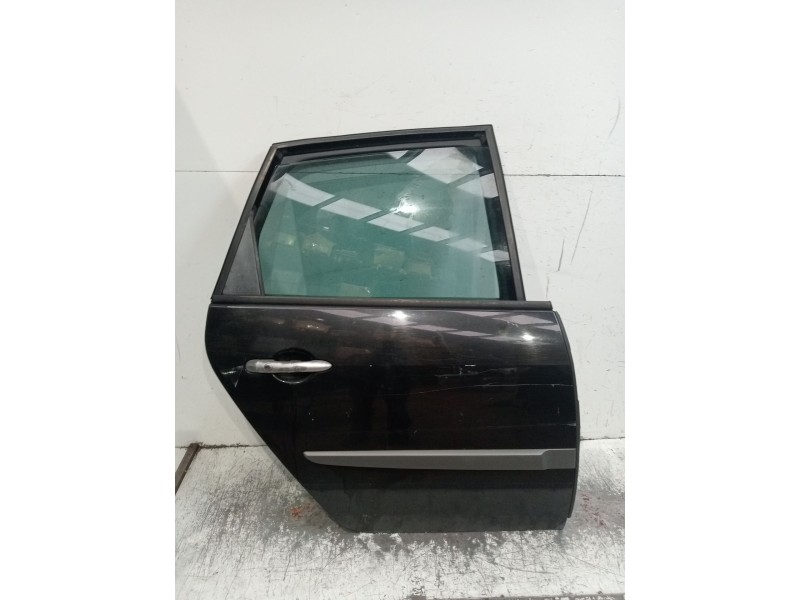 Recambio de puerta trasera derecha para renault grand scénic ii (jm0/1_) 1.9 dci (jm14) referencia OEM IAM  5P 