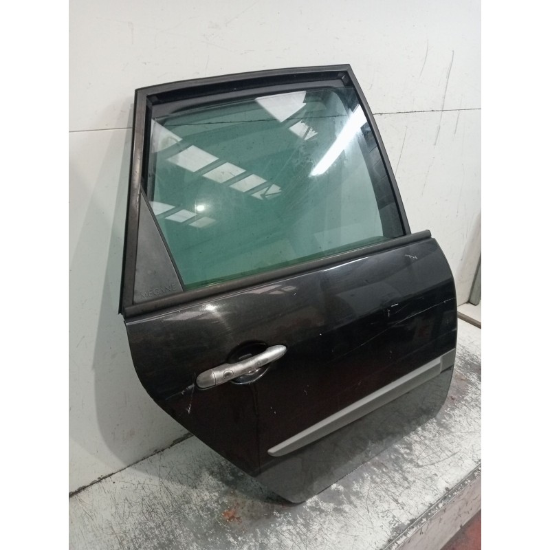 Recambio de puerta trasera derecha para renault grand scénic ii (jm0/1_) 1.9 dci (jm14) referencia OEM IAM  5P 