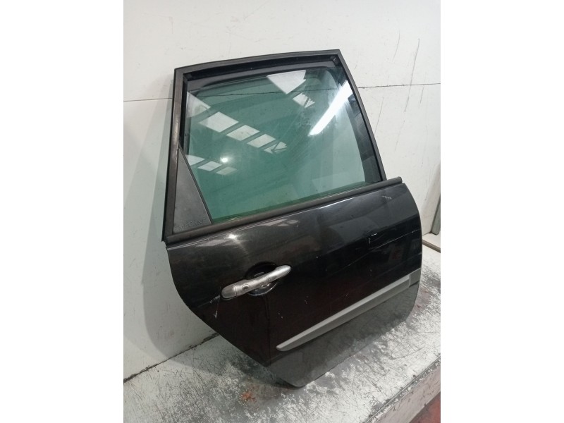 Recambio de puerta trasera derecha para renault grand scénic ii (jm0/1_) 1.9 dci (jm14) referencia OEM IAM  5P 