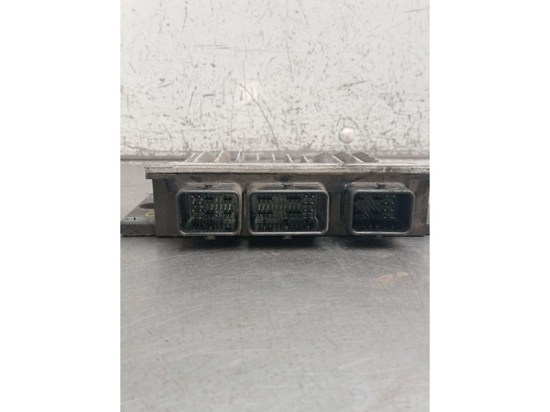 Recambio de centralita motor uce para renault clio grandtour dynamique referencia OEM IAM 8200911560 8200909666 