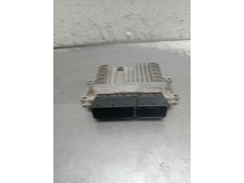 Recambio de centralita motor uce para ssangyong kyron 2.0 xdi 4x4 referencia OEM IAM A6645408432 R0412C015A 