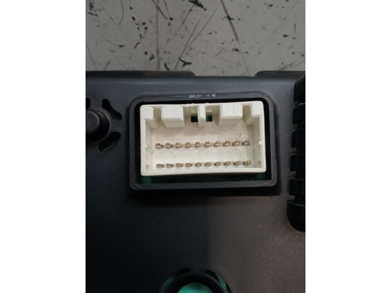 Recambio de cuadro instrumentos para ssangyong kyron 2.0 xdi 4x4 referencia OEM IAM 8021009050  