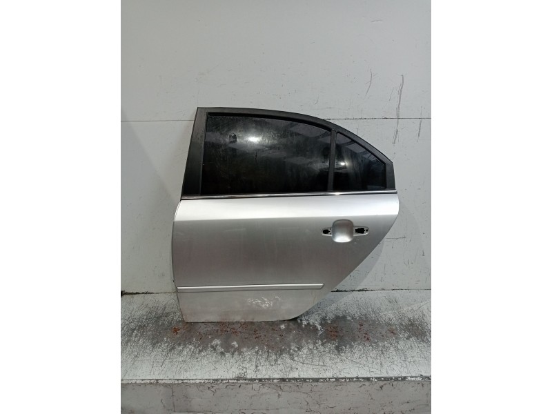 Recambio de puerta trasera izquierda para hyundai sonata v (nf) 2.0 crdi referencia OEM IAM  4P 