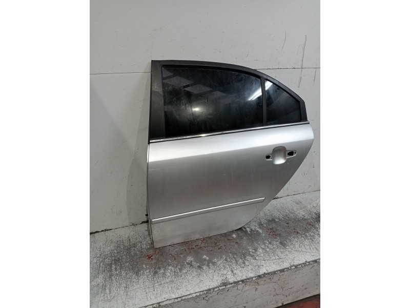 Recambio de puerta trasera izquierda para hyundai sonata v (nf) 2.0 crdi referencia OEM IAM  4P 